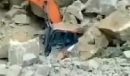 挖机爆料视频,工地现场真实操作瞬间