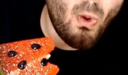 外国男网红吃瓜,揭秘瓜界奇闻异事