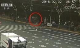 爆料着火视频违法吗,曝光火灾视频违法？揭秘网络传播的边界与责任