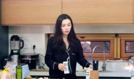 吃瓜阿姨侃娱乐,吃瓜阿姨揭秘娱乐圈幕后故事