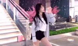 吃瓜阿姨侃娱乐,吃瓜阿姨揭秘娱乐圈幕后故事